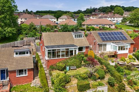 2 bed property, in Delwood Drive, £195,000