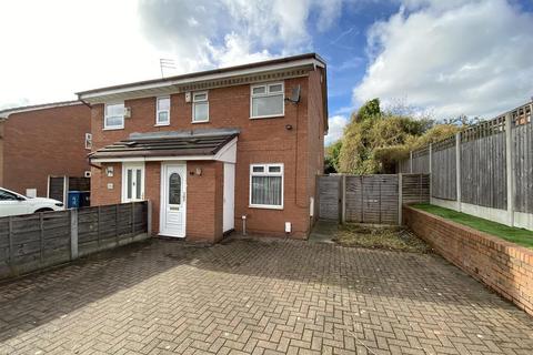 2 bed property, in Rosamond Drive, £260,000