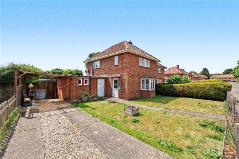 3 bed property, in Woodland Road, £270,000