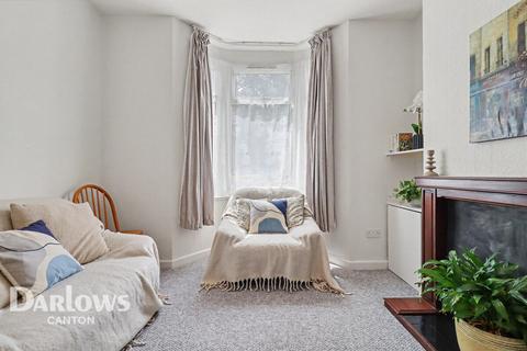 3 bed property, in Wyndham Place, £240,000