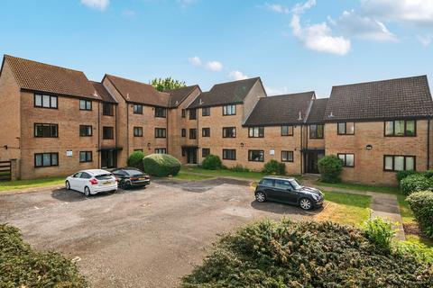 1 bed property, in Oakhill Close, £140,000