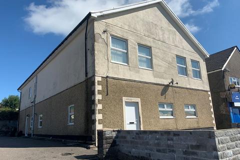 2 bed property, in Flat 4 Aneurin House, £50,000