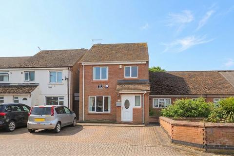 3 bed property, in Normancroft Drive, £170,000