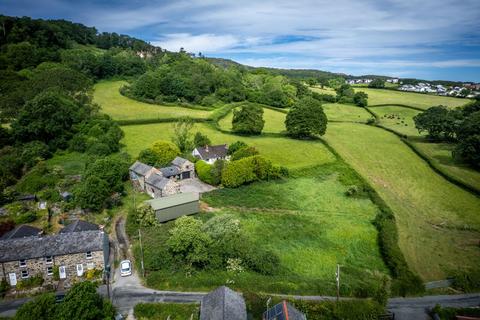 3 bed property, in Hendre Fawr, £295,000