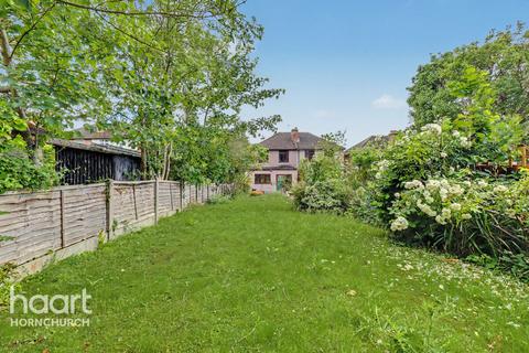 3 bed property, in Osborne Road, £500,000