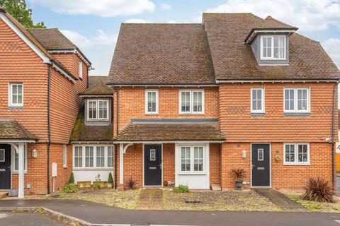 3 bed property, in Brookfield Drive, £450,000