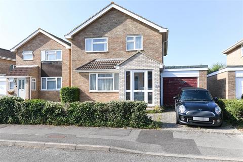 3 bed property, in Silver Birch Grove, £300,000