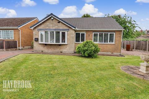 3 bed property, in Wood Street, £295,000