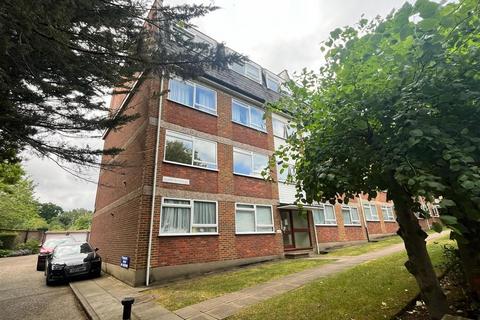 2 bed property, in Manor Road, £339,000