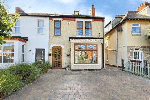 4 bed property, in Hykeham Road, £310,000