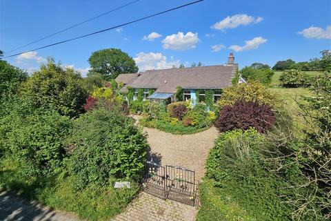 4 bed property, in Sampford Spiney, £575,000