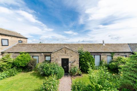 2 bed property, in The Old Mistal, £475,000