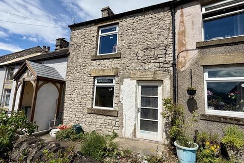 2 bed property, in Higher Terrace Road, £120,000