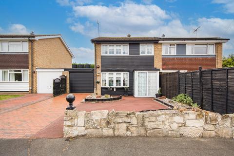 3 bed property, in Bright Ridge, £450,000