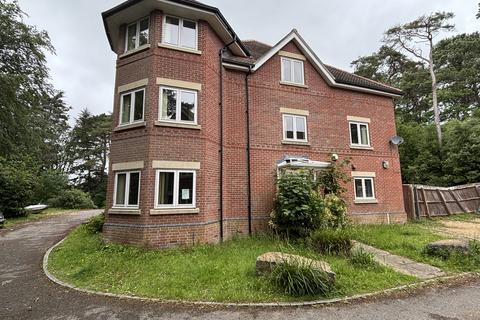 4 bed property, in 6 Parklands, £340,000