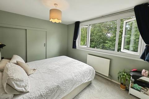 3 bed property, in Coton Road, £260,000
