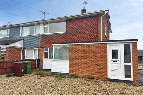 2 bed property, in Clematis Approach, £100,000