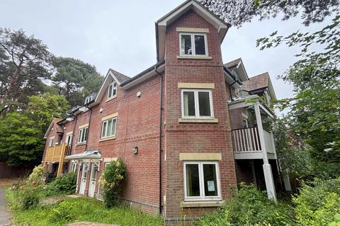 4 bed property, in 7 Parklands, £335,000
