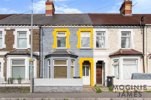 3 bed property, in Mackintosh Place, £300,000