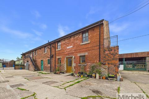 3 bed property, in Flat 1 to 3, £150,000