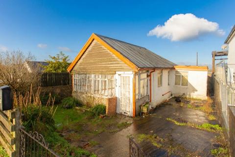 2 bed property, in 278 Faversham Road, £70,000