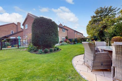 4 bed property, in Elmers Park, £620,000