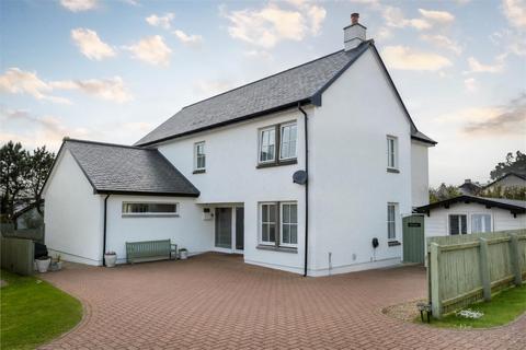 6 bed property, in Oakdene (Inc Ardura Cabin), £550,000