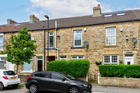 2 bed property, in Duncan Road, £225,000