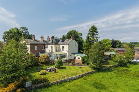 5 bed property, in Oak Bank, £795,000