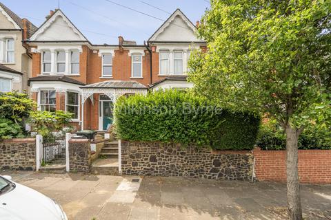 3 bed property, in Wakefield Road, £800,000