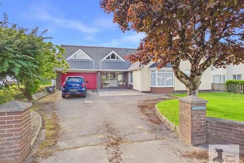 4 bed property, in Penparc, £399,950