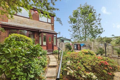 3 bed property, in Lynwood Drive, £225,000