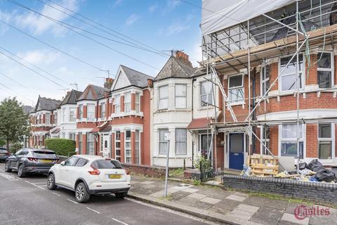 3 bed property, in Northcott Avenue N22, £875,000