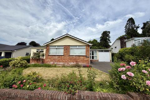 3 bed property, in Avenue Crescent, £425,000