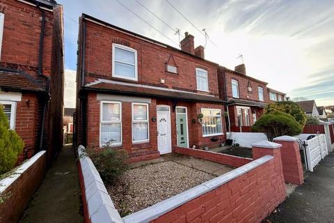 3 bed property, in Glen Street, £170,000