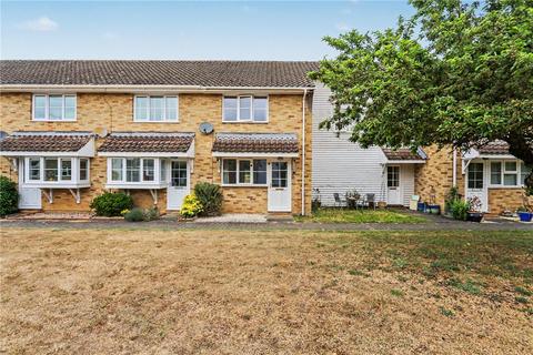 2 bed property, in Ellis Gardens, £180,000