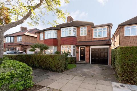 4 bed property, in Oakwood Park Road, £800,000