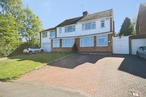 3 bed property, in Wellesbourne Road, £270,000