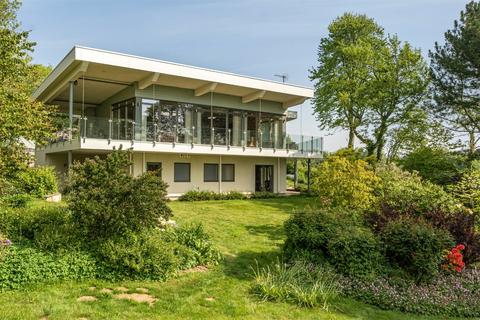3 bed property, in Haremere Hill, £1,700,000