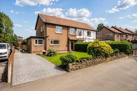 3 bed property, in Hibbert Lane, £400,000