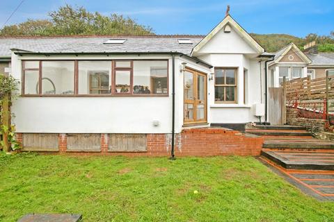 4 bed property, in Beach Road, £520,000