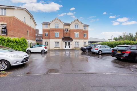 1 bed property, in Scholars Walk, £215,000