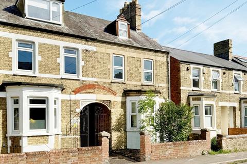 5 bed property, in Bullingdon Road, £550,000