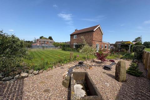 5 bed property, in De Ferrers Road, £650,000