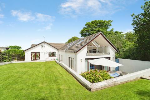 5 bed property, in Saundersfoot, £900,000