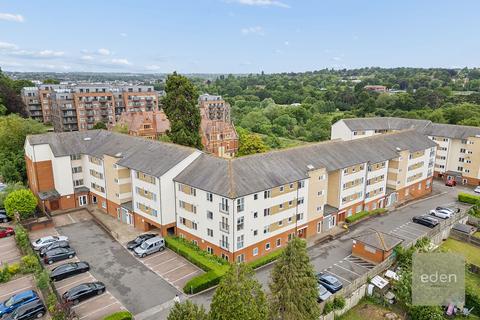 2 bed property, in Bambridge Court, £180,000