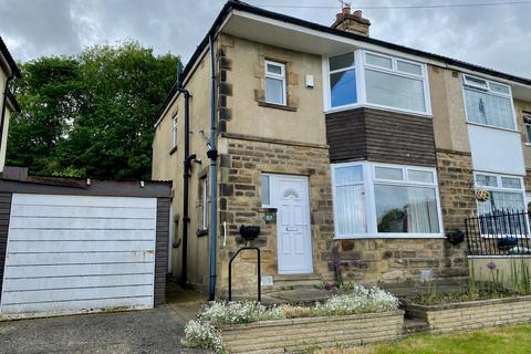 3 bed property, in Leafield Avenue, £150,000