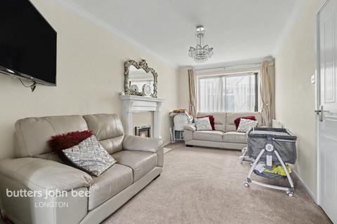 3 bed property, in Dovecote Place, £230,000