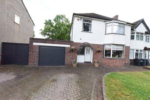 3 bed property, in Grove Road, £550,000