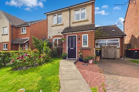 4 bed property, in Redruth Drive, £300,000